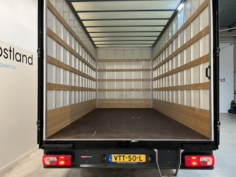 Volkswagen Crafter 35 2.0 TDI 140 pk Bakwagen 2.41 Mtr. H / Meubelbak / Euro 6 / Airco / Cruise Control / CarPlay / 23.400 KM !! - Dobozos kisteherautó: 5 kép. Volkswagen Crafter 35 2.0 TDI 140 pk Bakwagen 2.41 Mtr. H / Meubelbak / Euro 6 / Airco / Cruise Control / CarPlay / 23.400 KM !! - Dobozos kisteherautó: 5 kép.