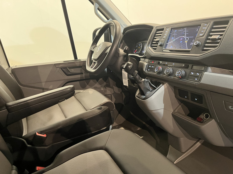 Volkswagen Crafter 35 2.0 TDI L3H3 180 PK Servicebus / Bott Inrichting / Euro 6 / Trekhaak 3000 KG / 220V. / Airco / Navigatie / CarPlay / Cruise Control / PDC 85.250 KM !! - Furgon, Duplakabinos kisteherautó: 3 kép. Volkswagen Crafter 35 2.0 TDI L3H3 180 PK Servicebus / Bott Inrichting / Euro 6 / Trekhaak 3000 KG / 220V. / Airco / Navigatie / CarPlay / Cruise Control / PDC 85.250 KM !! - Furgon, Duplakabinos kisteherautó: 3 kép.