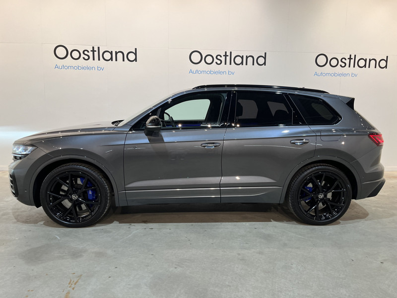 Volkswagen Touareg R 3.0 TSi 462 PK eHybrid 4MOTION Full Options / Luchtvering / IQ Matrix / 360 Camera / Panoramadak / Head-Up / Leder / Stoelventilatie / Stoelverwarming - Terepjáró/ SUV: 3 kép. Volkswagen Touareg R 3.0 TSi 462 PK eHybrid 4MOTION Full Options / Luchtvering / IQ Matrix / 360 Camera / Panoramadak / Head-Up / Leder / Stoelventilatie / Stoelverwarming - Terepjáró/ SUV: 3 kép.