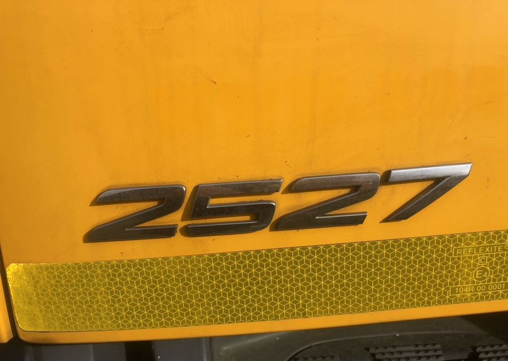 Mercedes-Benz Arocs 2527 6x2 HDS atlas 105.2-2AL skrzynia - Platós teherautó: 4 kép. Mercedes-Benz Arocs 2527 6x2 HDS atlas 105.2-2AL skrzynia - Platós teherautó: 4 kép.