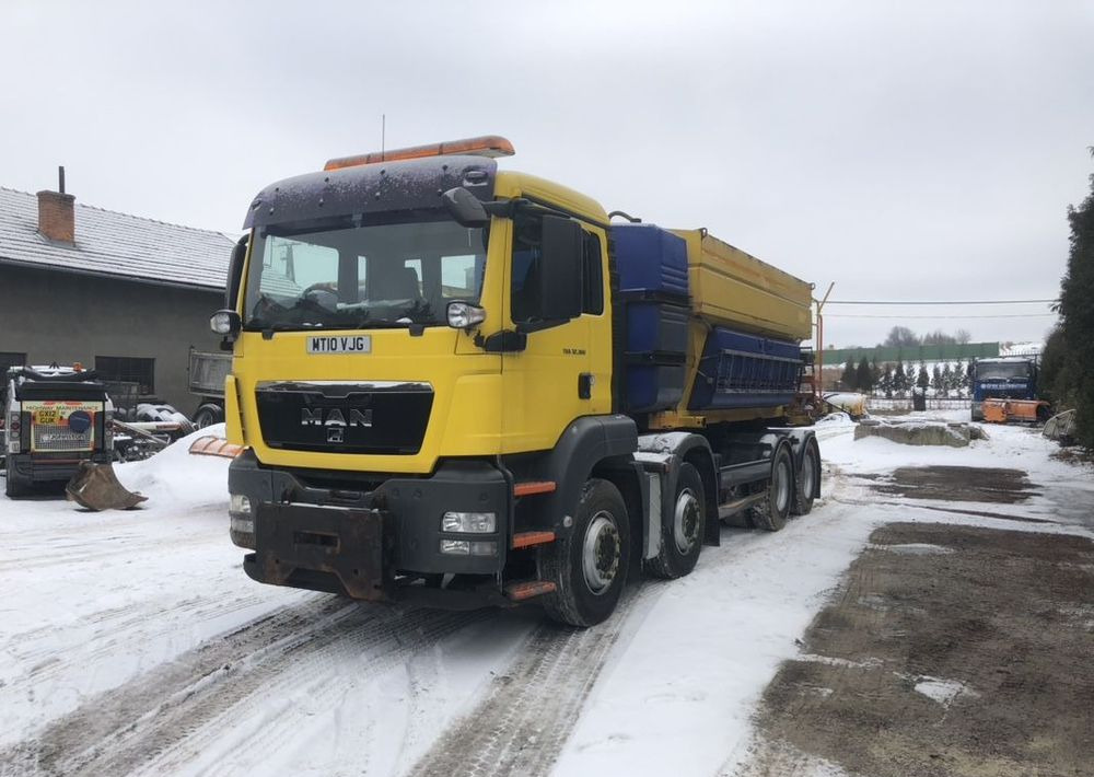 MAN TGS 32.360 8x4 piaskarka solarka schmidt euro5 pług - Többcélú/ Speciális jármű, Teherautó: 4 kép. MAN TGS 32.360 8x4 piaskarka solarka schmidt euro5 pług - Többcélú/ Speciális jármű, Teherautó: 4 kép.