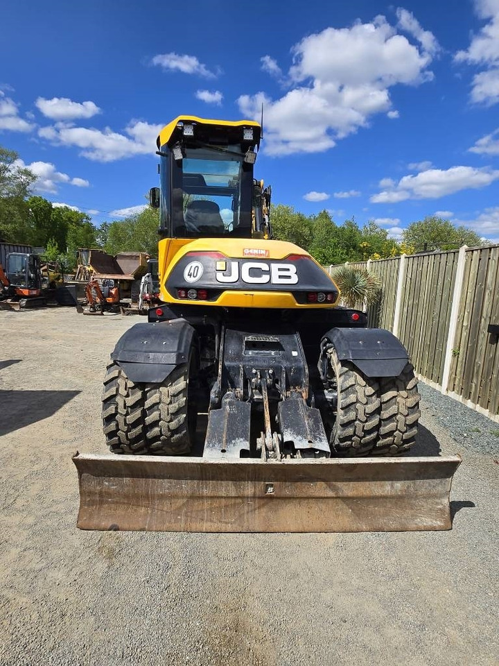 JCB 110 W Hydradig - Gumikerekes kotró: 3 kép. JCB 110 W Hydradig - Gumikerekes kotró: 3 kép.