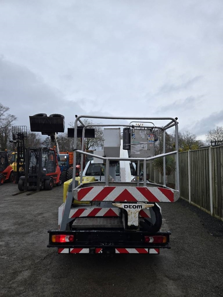 Palfinger P 130 A - Emelőkosaras teherautó: 3 kép. Palfinger P 130 A - Emelőkosaras teherautó: 3 kép.