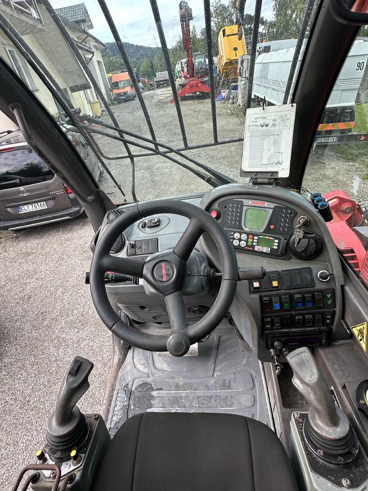 Teleszkópos rakodó MANITOU MRT2540 Privilege: 7 kép.