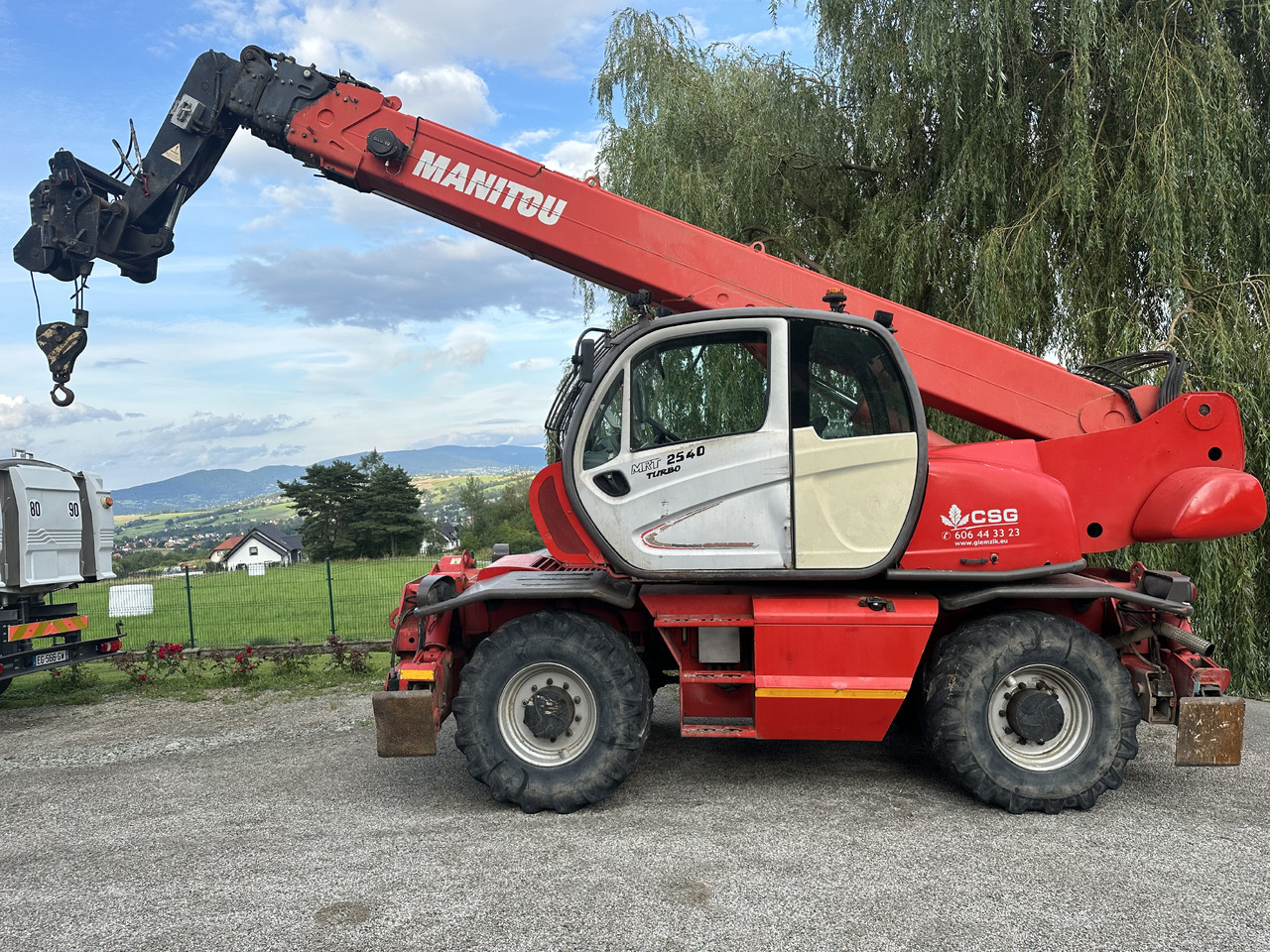 MANITOU MRT2540 Privilege - Teleszkópos homlokrakodó: 2 kép. MANITOU MRT2540 Privilege - Teleszkópos homlokrakodó: 2 kép.