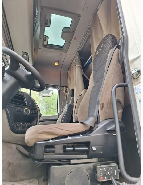 DAF XF 105.460 - Nyergesvontató: 5 kép. DAF XF 105.460 - Nyergesvontató: 5 kép.