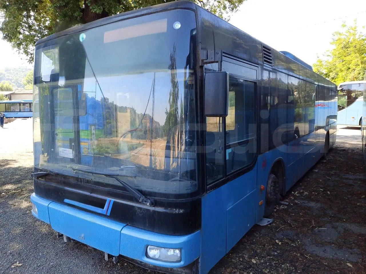 Bundle di 2 mezzi Man - Nutzfahrzeuge Setra - S213 - Városi busz: 2 kép. Bundle di 2 mezzi Man - Nutzfahrzeuge Setra - S213 - Városi busz: 2 kép.