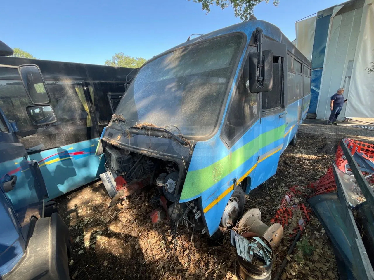 Bundle di 4 mezzi Iveco - Cacciamali Man - 10.180 HOCL Man - Neoplan Neoplan - N4011 - Városi busz: 1 kép. Bundle di 4 mezzi Iveco - Cacciamali Man - 10.180 HOCL Man - Neoplan Neoplan - N4011 - Városi busz: 1 kép.