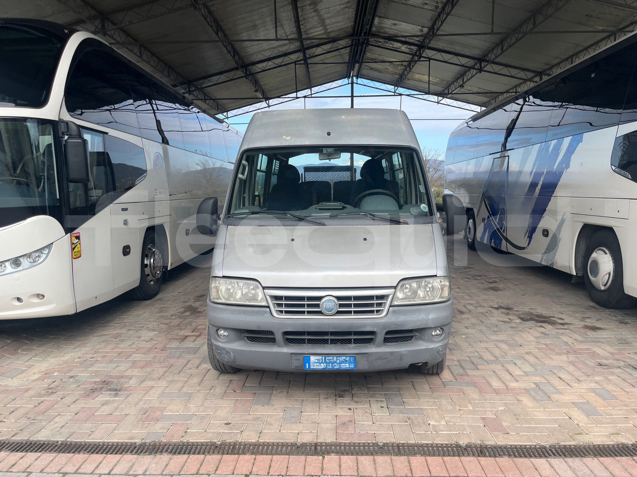 Fiat Ducato Maxi - Távolsági busz: 2 kép. Fiat Ducato Maxi - Távolsági busz: 2 kép.