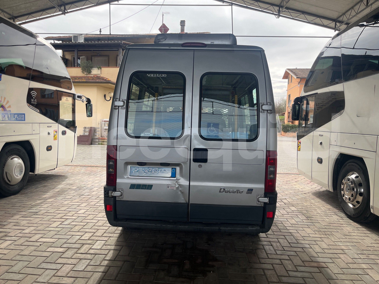 Fiat Ducato Maxi - Távolsági busz: 5 kép. Fiat Ducato Maxi - Távolsági busz: 5 kép.