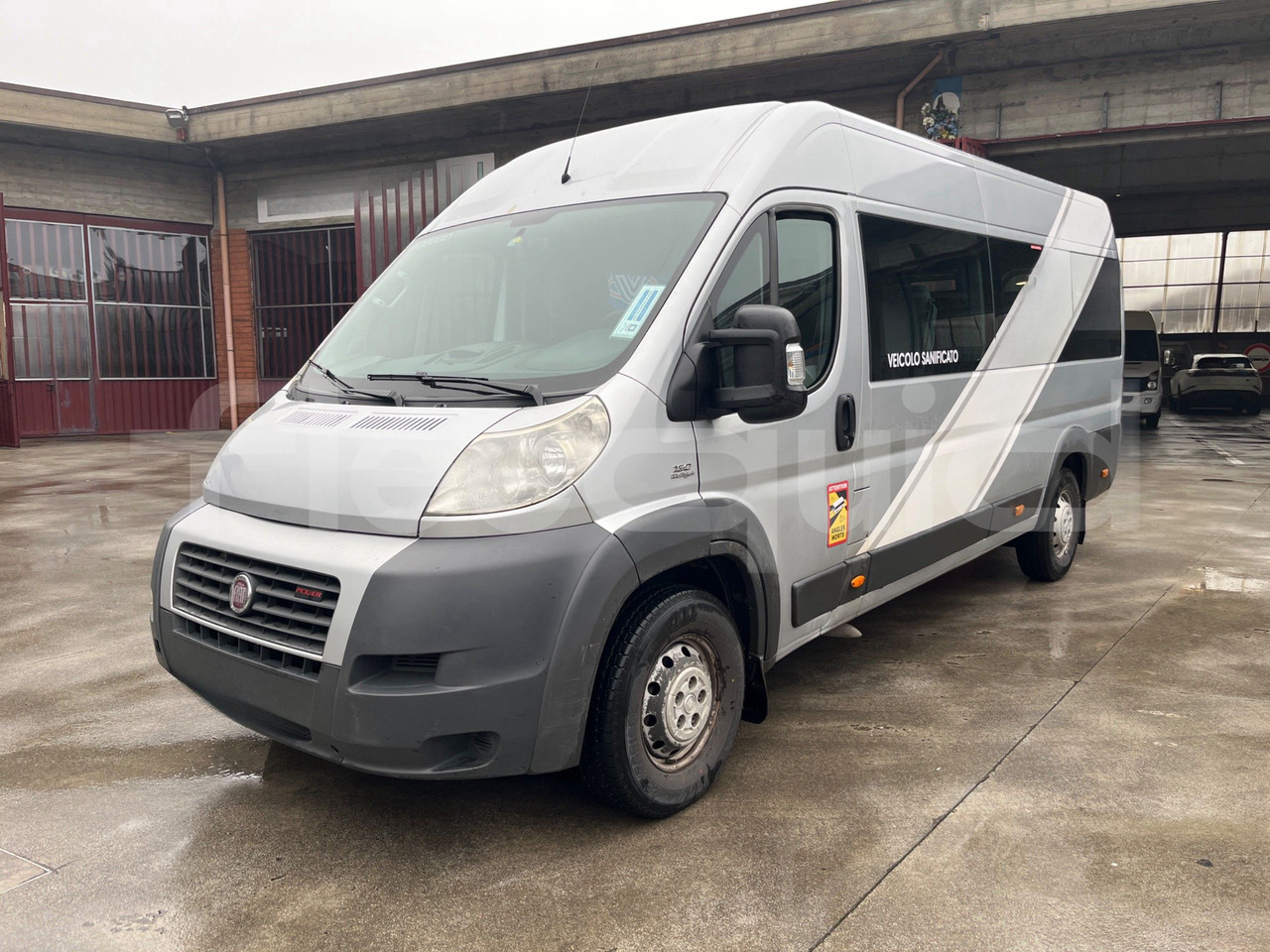 Fiat Ducato - Távolsági busz: 4 kép. Fiat Ducato - Távolsági busz: 4 kép.