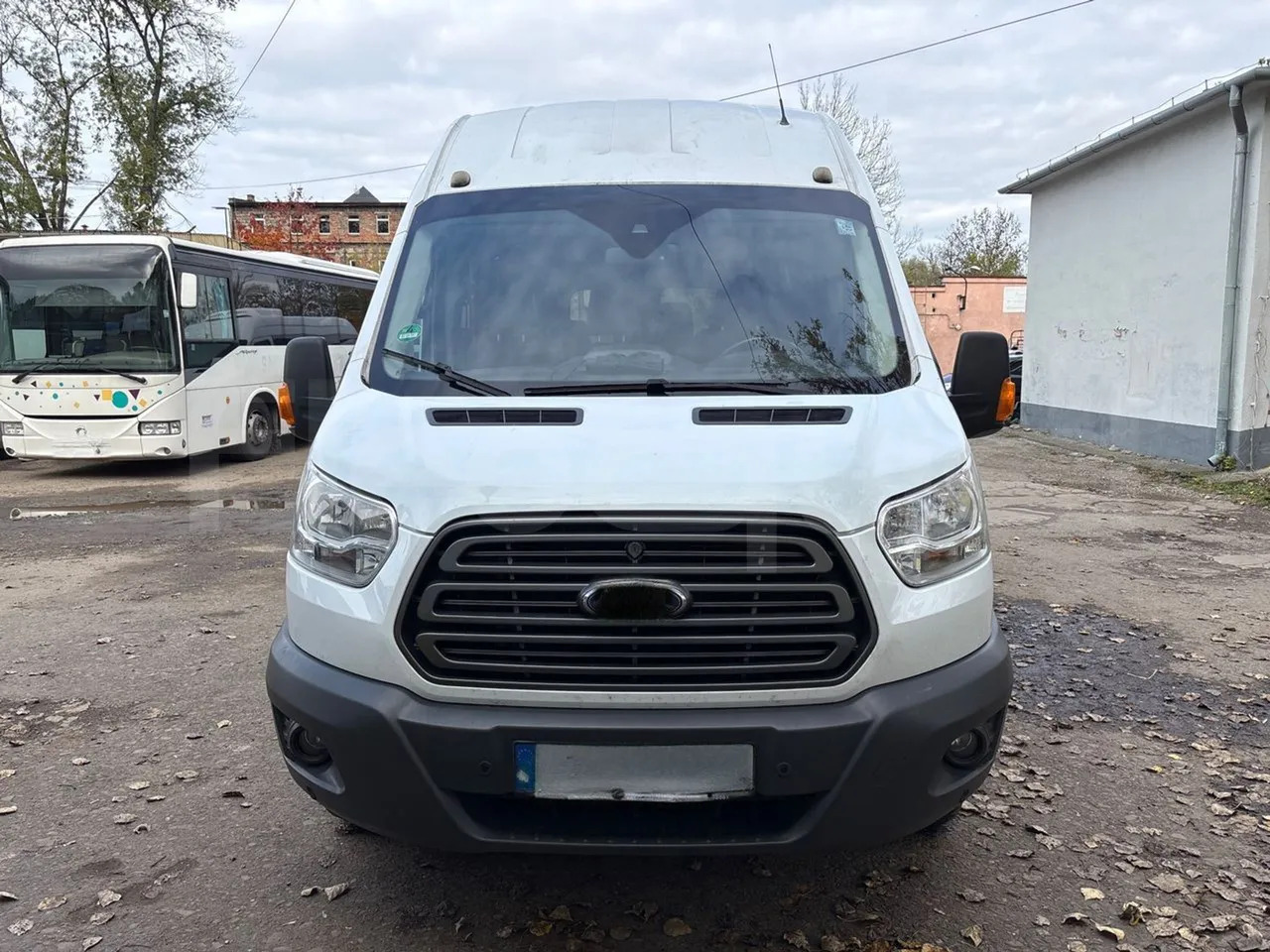Ford Transit - Minibusz, Helyközi busz: 2 kép. Ford Transit - Minibusz, Helyközi busz: 2 kép.