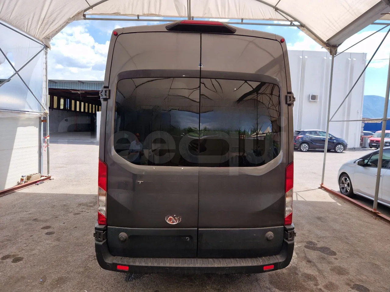 Ford Transit - Minibusz, Kisbusz: 5 kép. Ford Transit - Minibusz, Kisbusz: 5 kép.