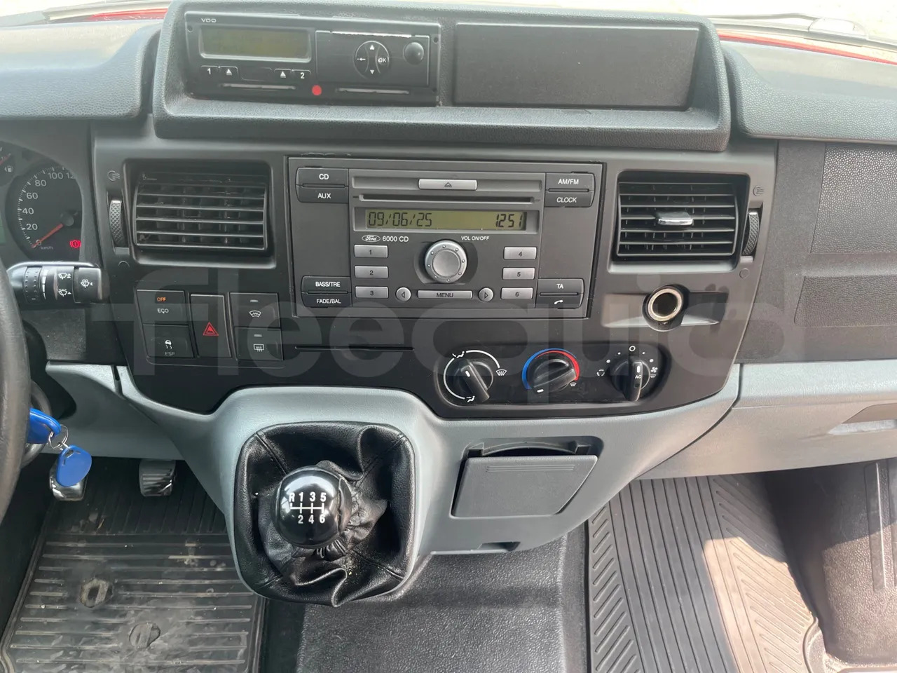 Ford Transit Tourneo - Minibusz, Kisbusz: 2 kép. Ford Transit Tourneo - Minibusz, Kisbusz: 2 kép.