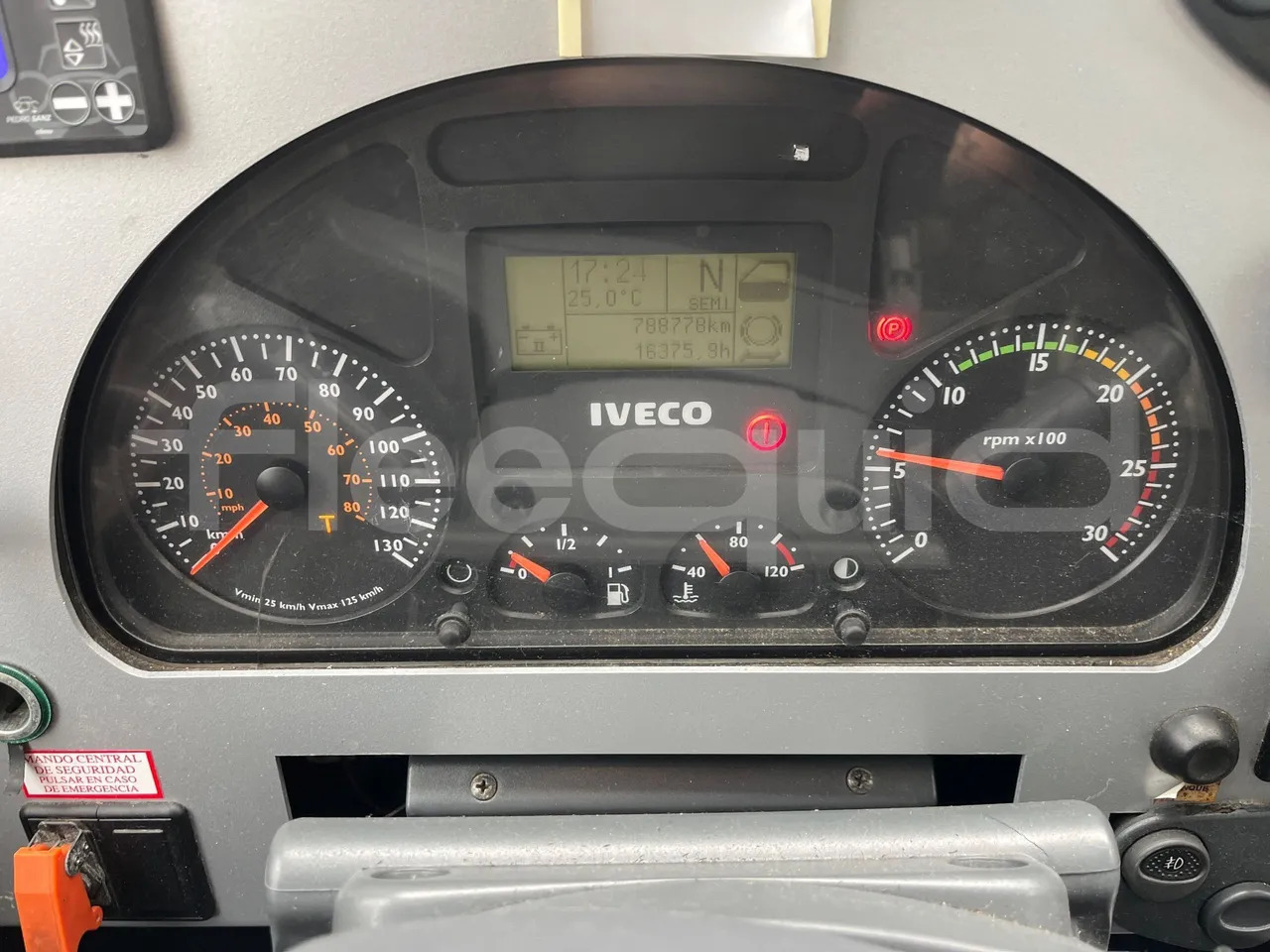 Irisbus 397E.12 - Távolsági busz: 3 kép. Irisbus 397E.12 - Távolsági busz: 3 kép.