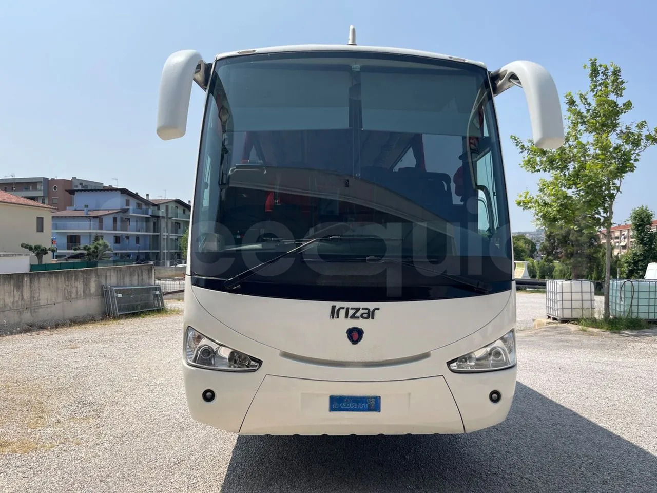 Irizar Scania Century - Távolsági busz: 2 kép. Irizar Scania Century - Távolsági busz: 2 kép.