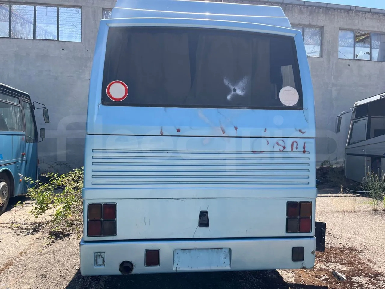 Iveco 315.8.17 - Menarini - Távolsági busz: 3 kép. Iveco 315.8.17 - Menarini - Távolsági busz: 3 kép.