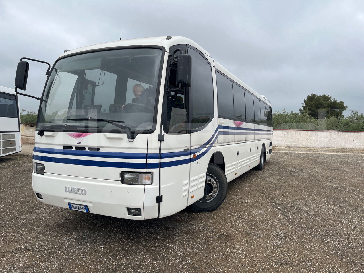 Iveco 380 - Távolsági busz: 4 kép. Iveco 380 - Távolsági busz: 4 kép.