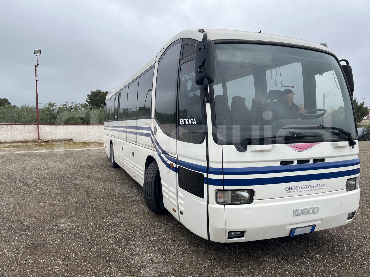 Iveco 380 - Távolsági busz: 1 kép. Iveco 380 - Távolsági busz: 1 kép.