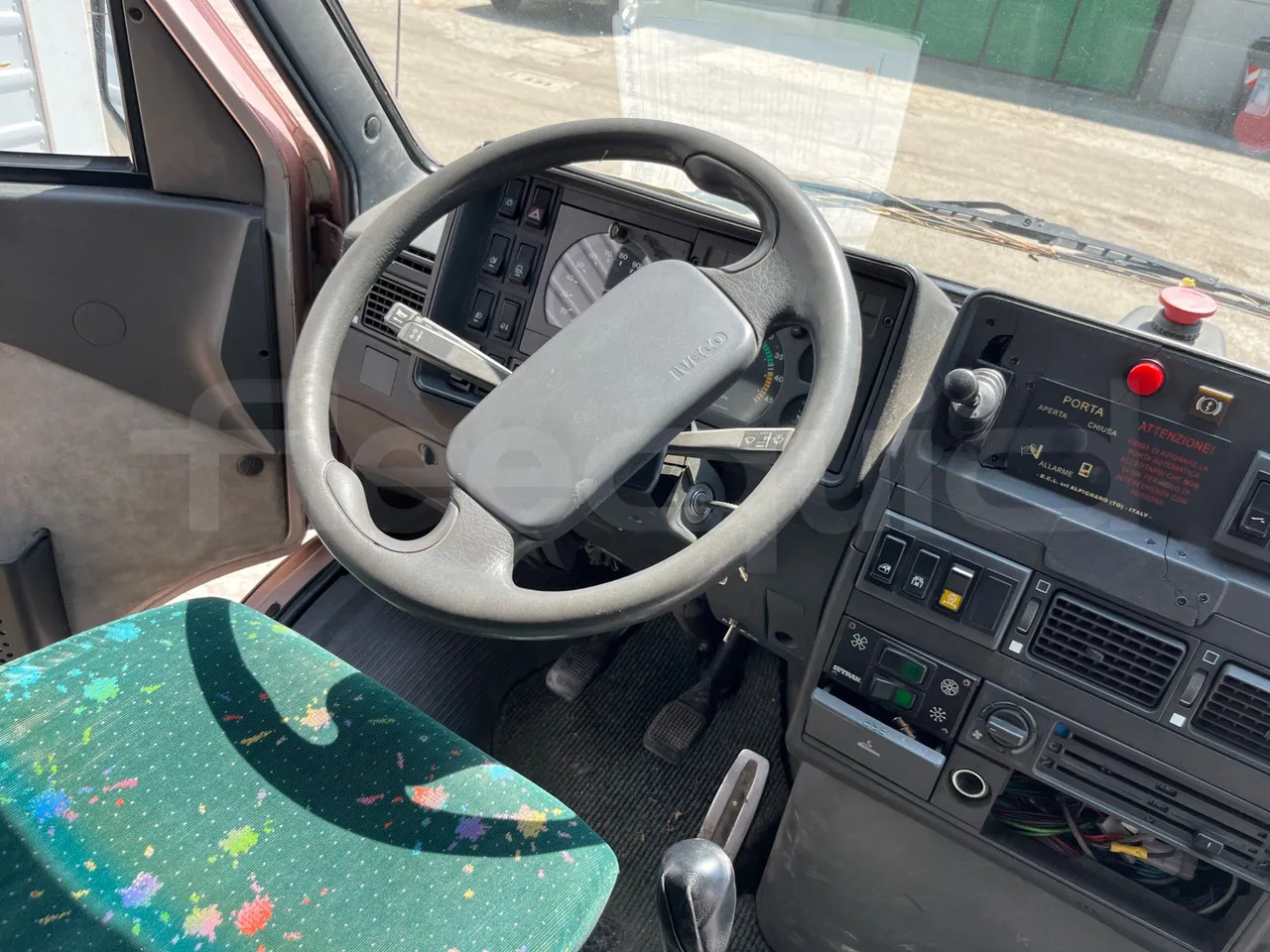 Városi busz Iveco A45E12: 16 kép.