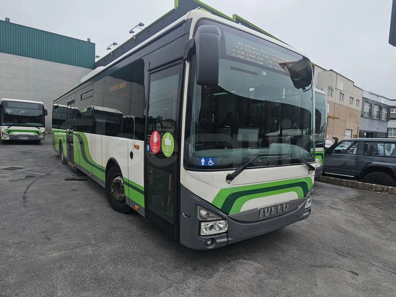 Iveco Crossway Low Entry - Városi busz: 1 kép. Iveco Crossway Low Entry - Városi busz: 1 kép.