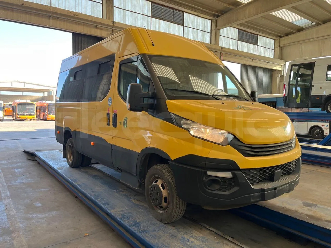 Iveco Daily - Iskolabusz: 1 kép. Iveco Daily - Iskolabusz: 1 kép.