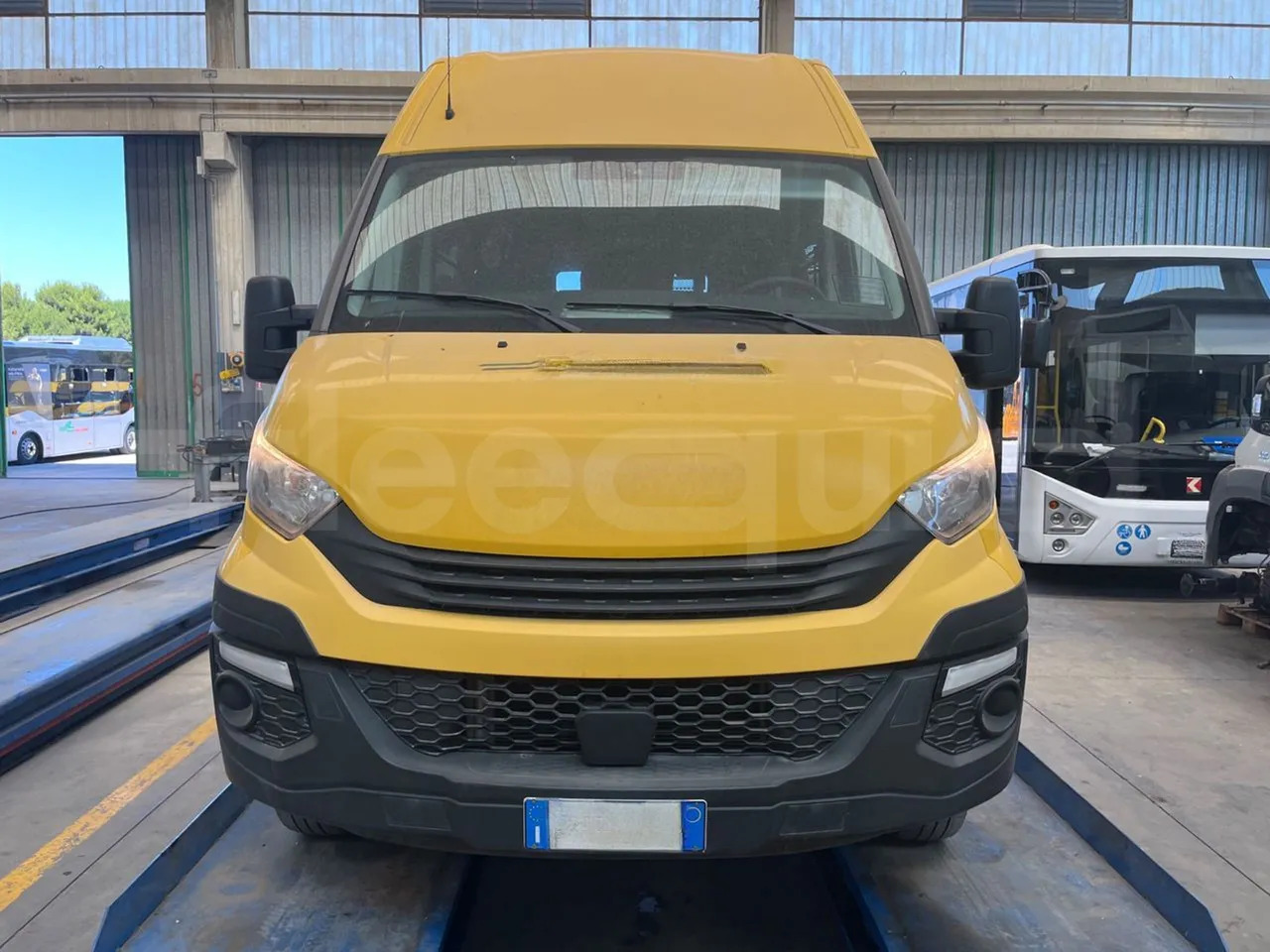 Iveco Daily - Iskolabusz: 2 kép. Iveco Daily - Iskolabusz: 2 kép.