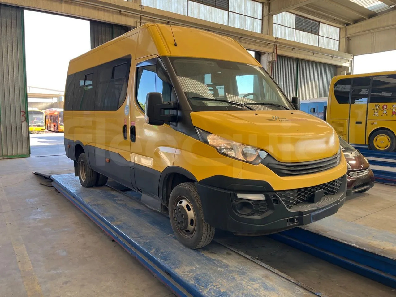Iveco Daily - Iskolabusz: 1 kép. Iveco Daily - Iskolabusz: 1 kép.