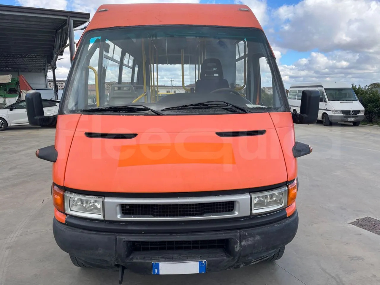 Iveco Daily - Városi busz: 2 kép. Iveco Daily - Városi busz: 2 kép.