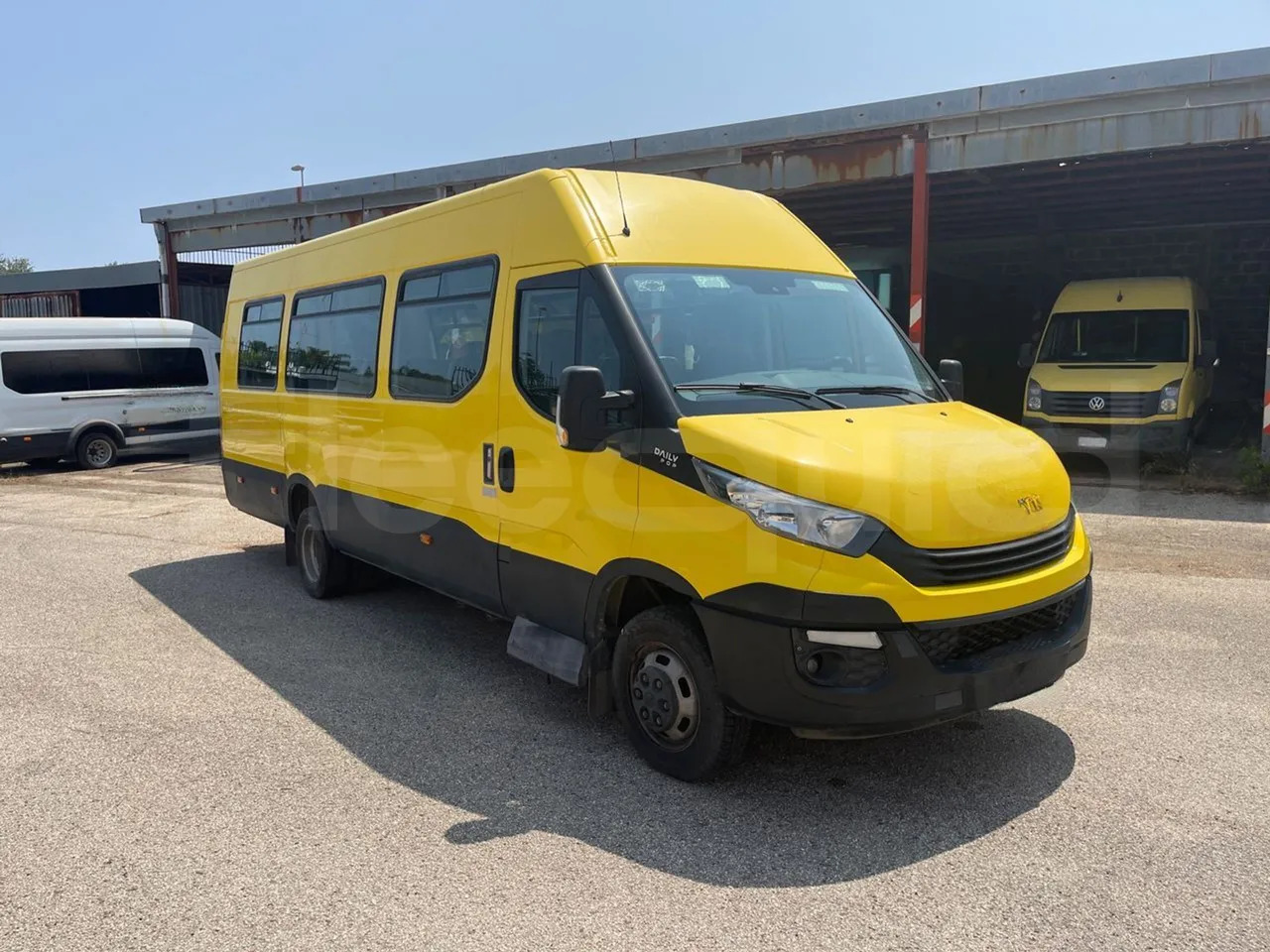 Iveco Daily - Iskolabusz: 1 kép. Iveco Daily - Iskolabusz: 1 kép.