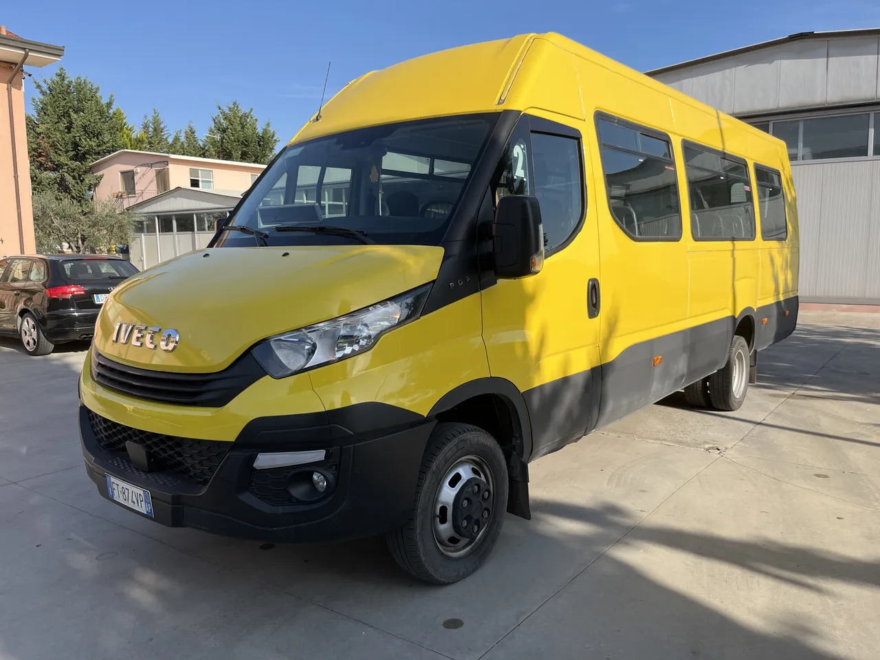 Iveco Daily - Iskolabusz: 4 kép. Iveco Daily - Iskolabusz: 4 kép.