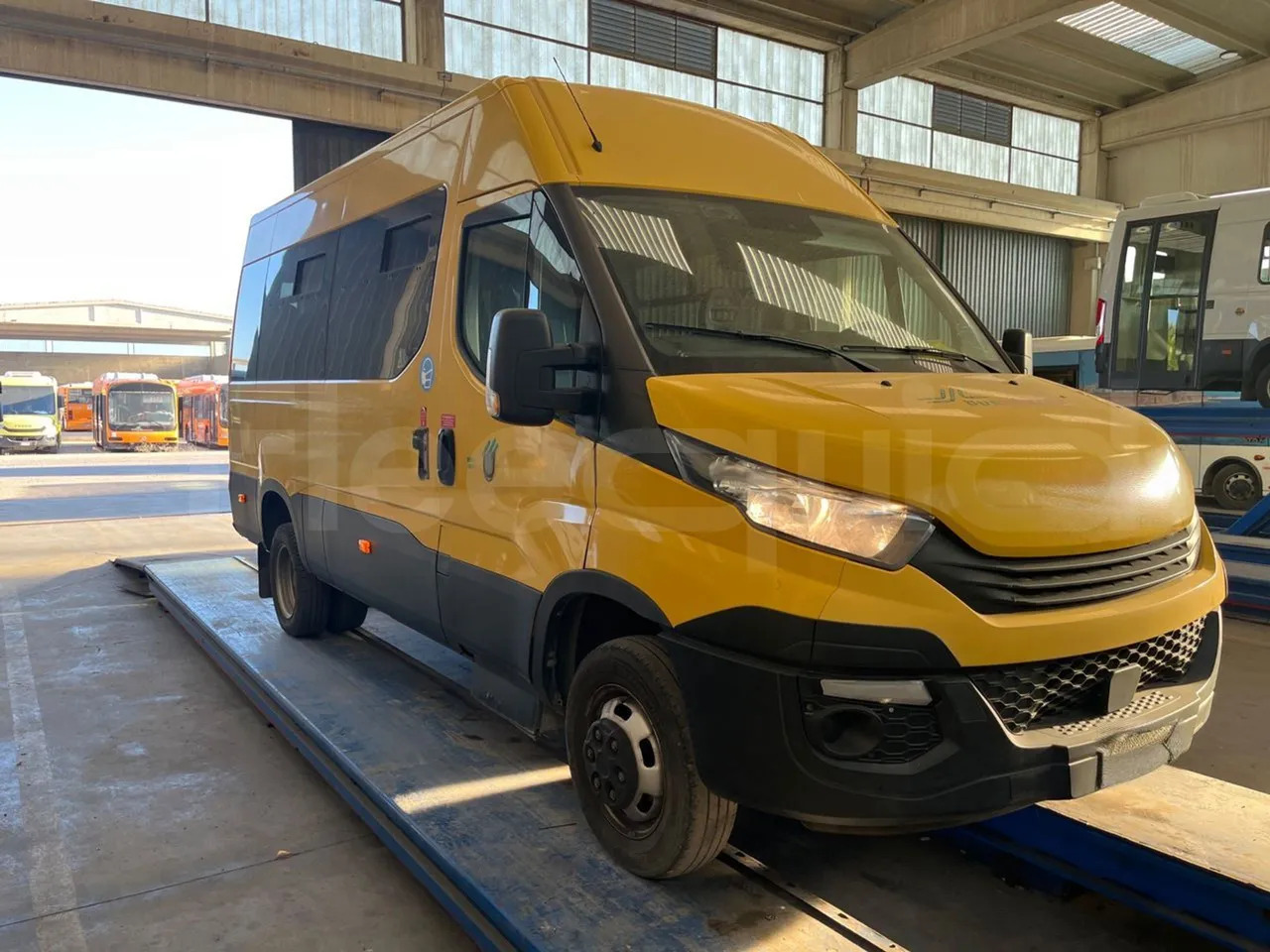 Iveco Daily - Iskolabusz: 1 kép. Iveco Daily - Iskolabusz: 1 kép.