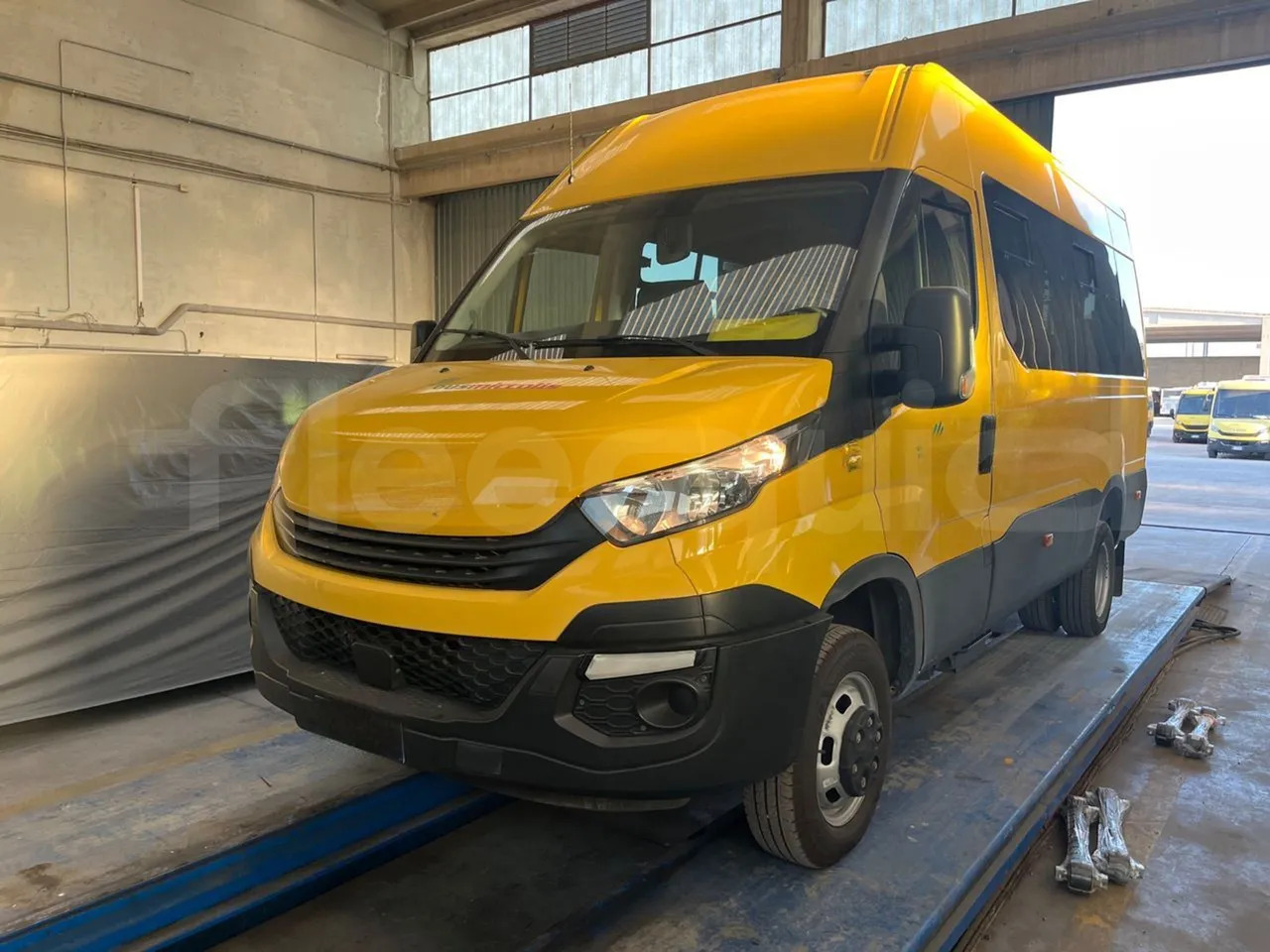 Iveco Daily - Iskolabusz: 4 kép. Iveco Daily - Iskolabusz: 4 kép.