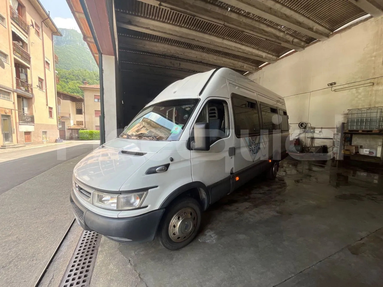 Iveco Daily - Minibusz, Kisbusz: 1 kép. Iveco Daily - Minibusz, Kisbusz: 1 kép.