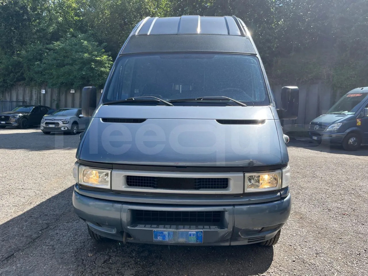 Iveco Daily - Minibusz, Kisbusz: 2 kép. Iveco Daily - Minibusz, Kisbusz: 2 kép.