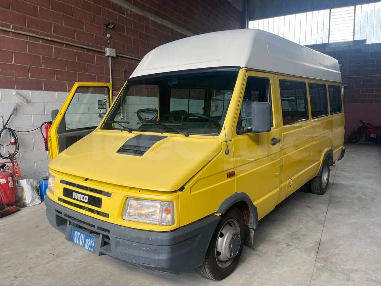 Iveco Daily - Iskolabusz: 3 kép. Iveco Daily - Iskolabusz: 3 kép.