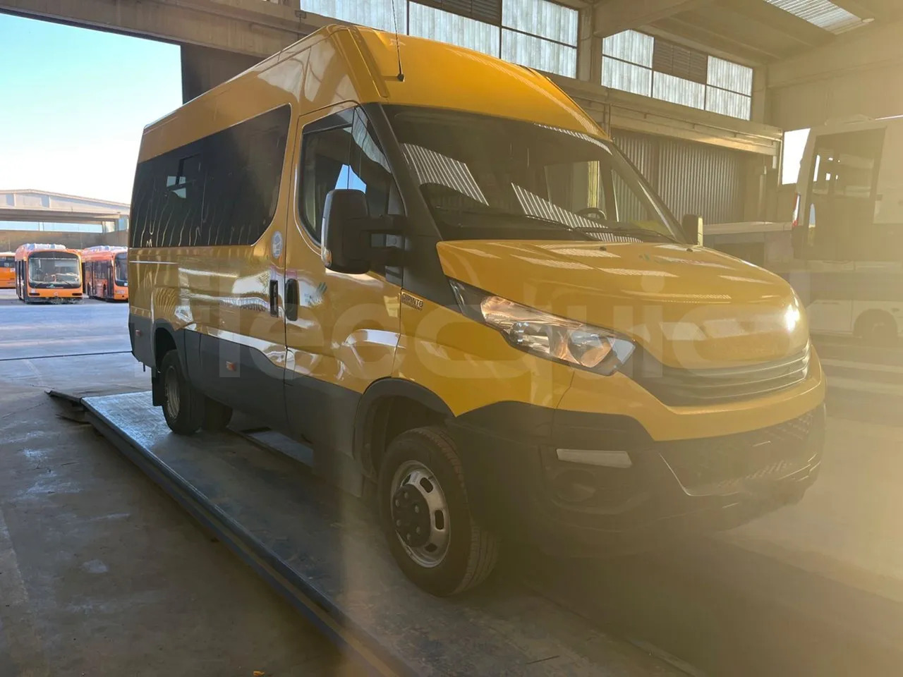 Iveco Daily - Iskolabusz: 1 kép. Iveco Daily - Iskolabusz: 1 kép.