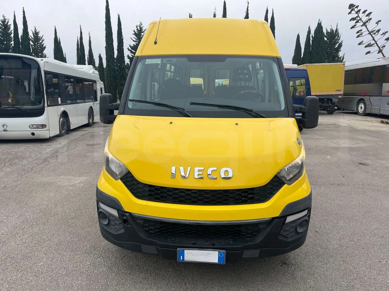 Iveco Daily - Iskolabusz: 2 kép. Iveco Daily - Iskolabusz: 2 kép.