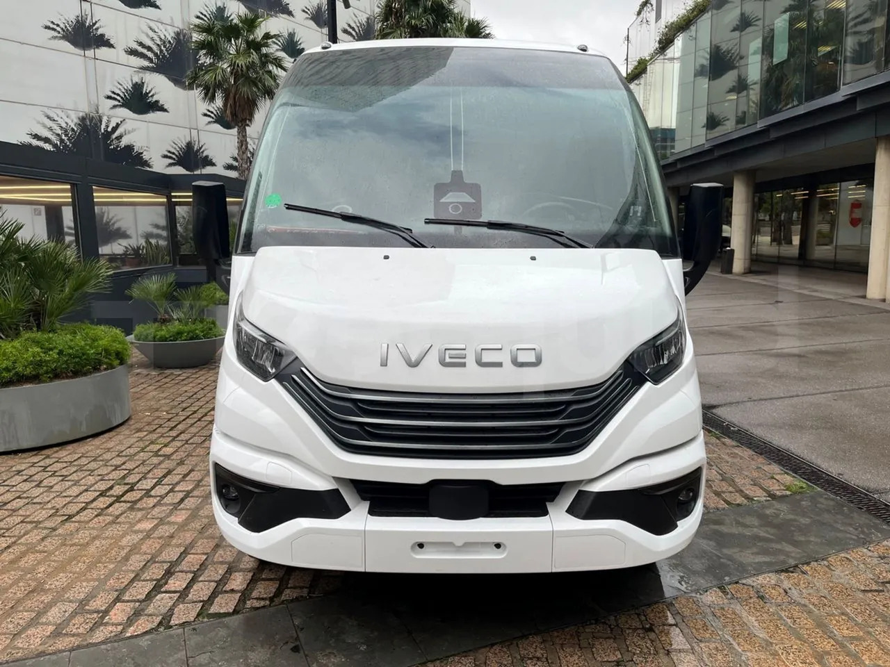 Iveco Indcar - Távolsági busz: 2 kép. Iveco Indcar - Távolsági busz: 2 kép.