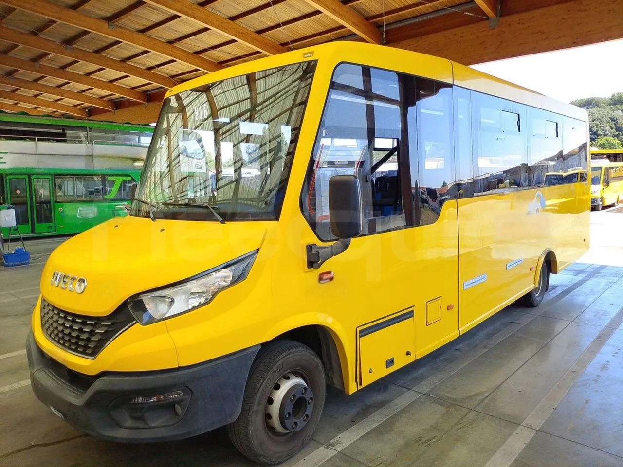 Iveco Indcar - Iskolabusz: 4 kép. Iveco Indcar - Iskolabusz: 4 kép.
