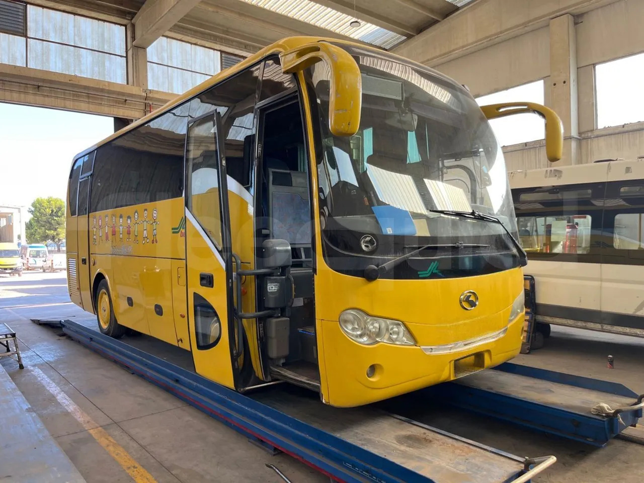 Távolsági busz King Long XMQ6800: 12 kép.