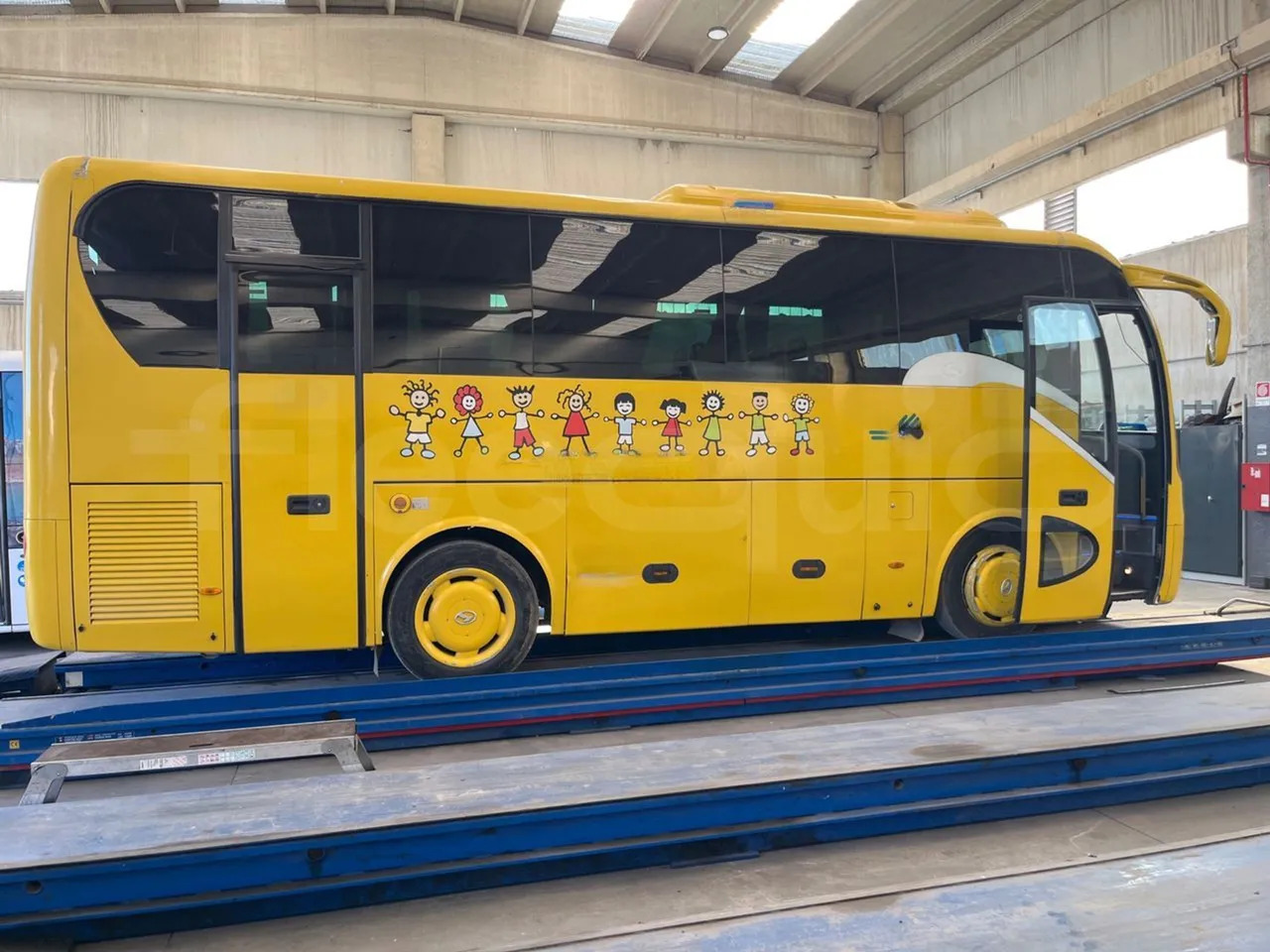 Távolsági busz King Long XMQ6800: 13 kép.