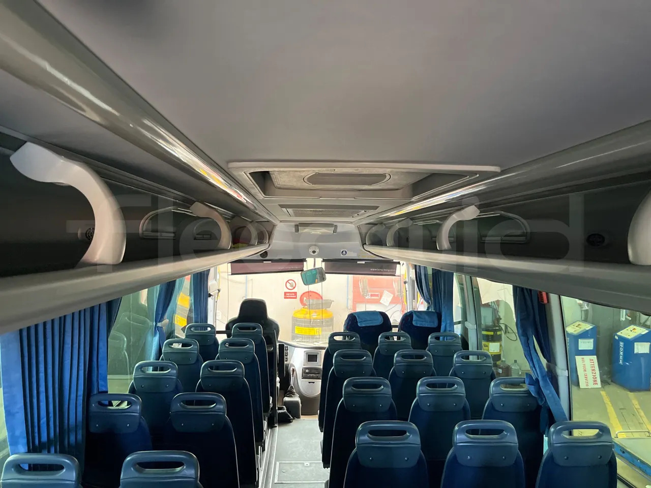Távolsági busz King Long XMQ6800: 27 kép.