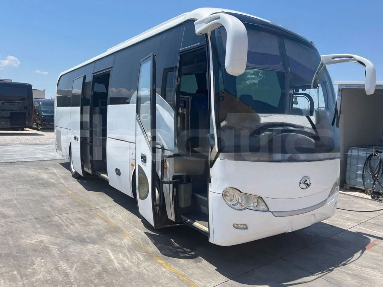 King Long XMQ6900 - Távolsági busz: 1 kép. King Long XMQ6900 - Távolsági busz: 1 kép.