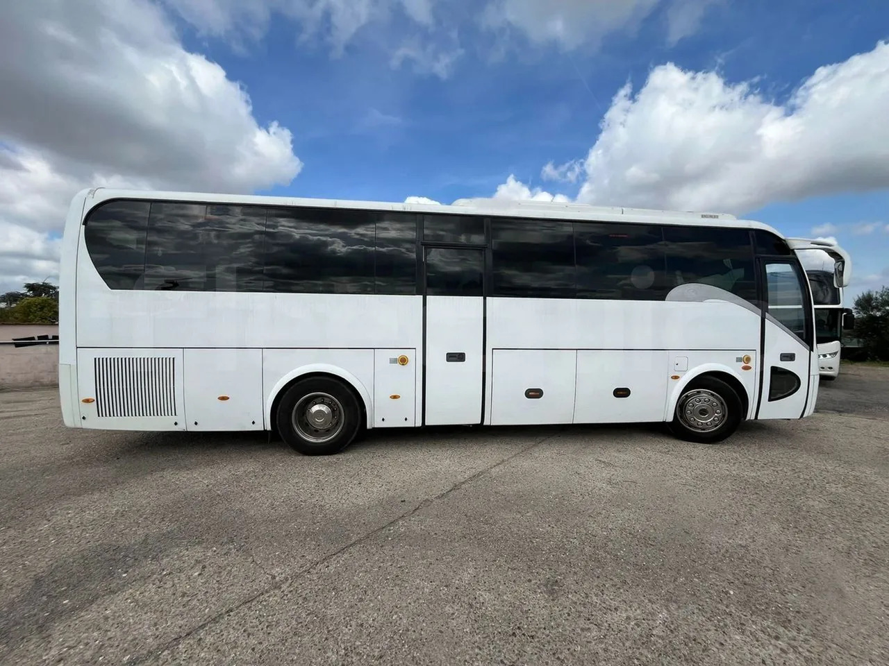 Távolsági busz King Long XMQ6996: 8 kép.
