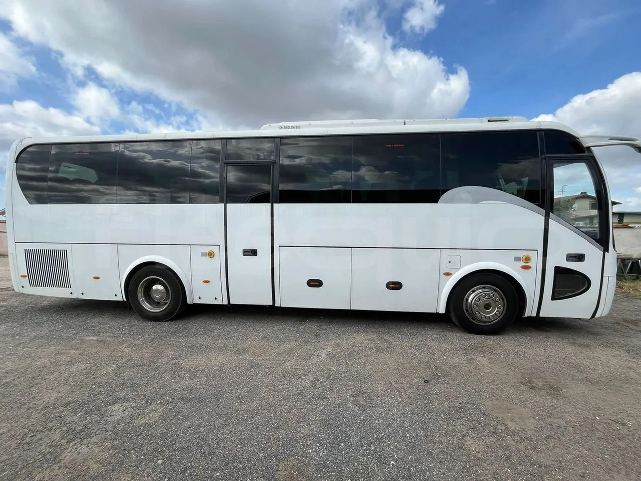 King Long XMQ6996 - Távolsági busz: 3 kép. King Long XMQ6996 - Távolsági busz: 3 kép.