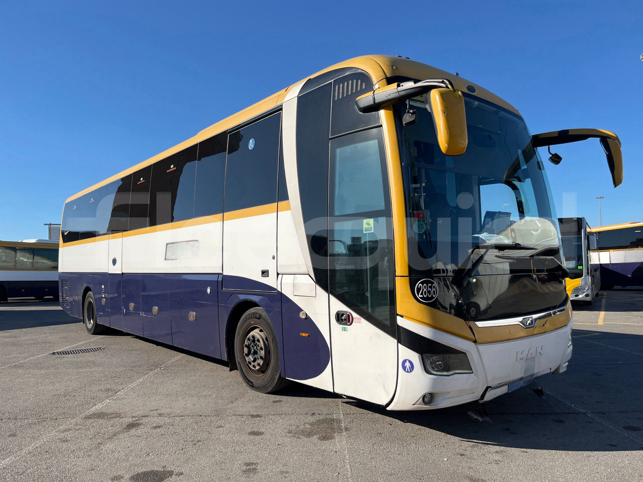 Man Lion's Coach - Távolsági busz: 1 kép. Man Lion's Coach - Távolsági busz: 1 kép.
