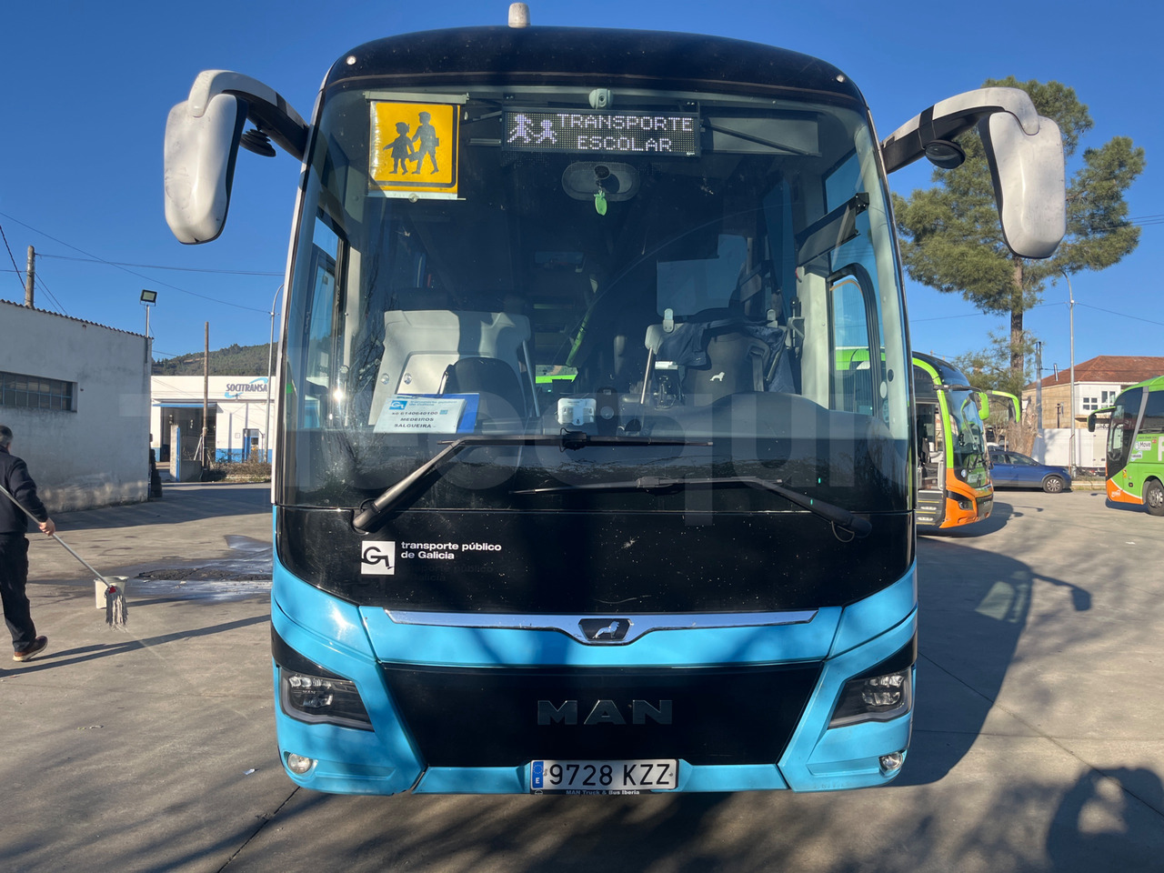 Man Lion's Coach - Távolsági busz: 2 kép. Man Lion's Coach - Távolsági busz: 2 kép.