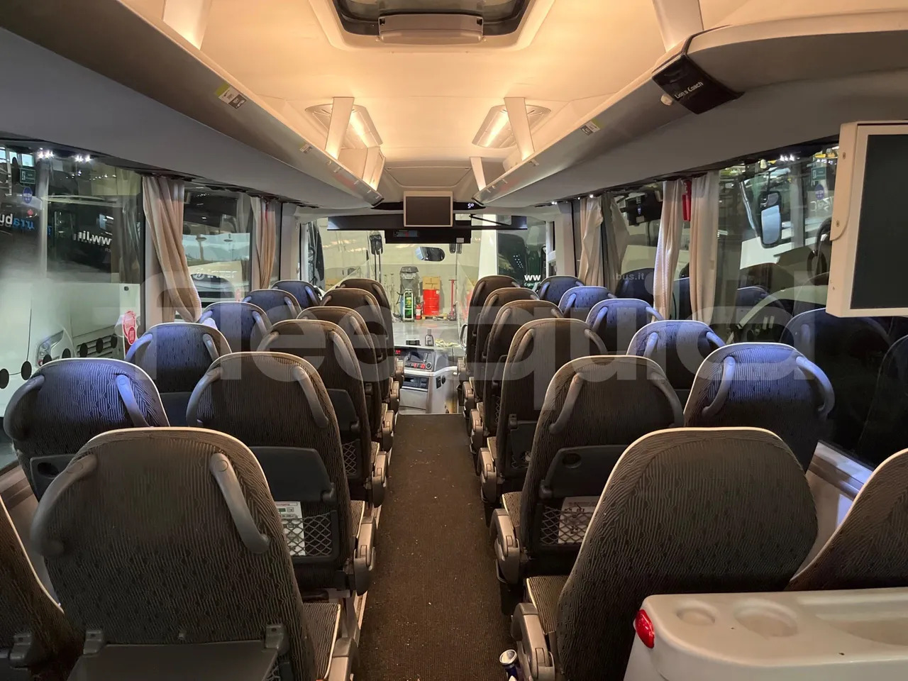 Távolsági busz Man Lion's Coach: 30 kép.