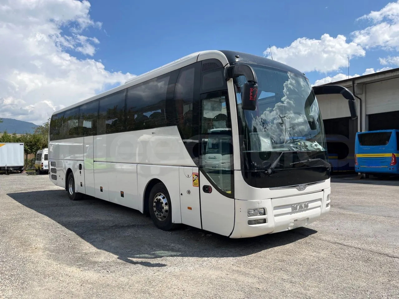 Man Lion's Coach - Távolsági busz: 1 kép. Man Lion's Coach - Távolsági busz: 1 kép.